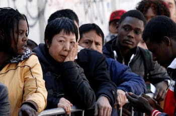 Extranjeros que vivan en Chile y no tengan trabajo pueden obtener este beneficio del Estado