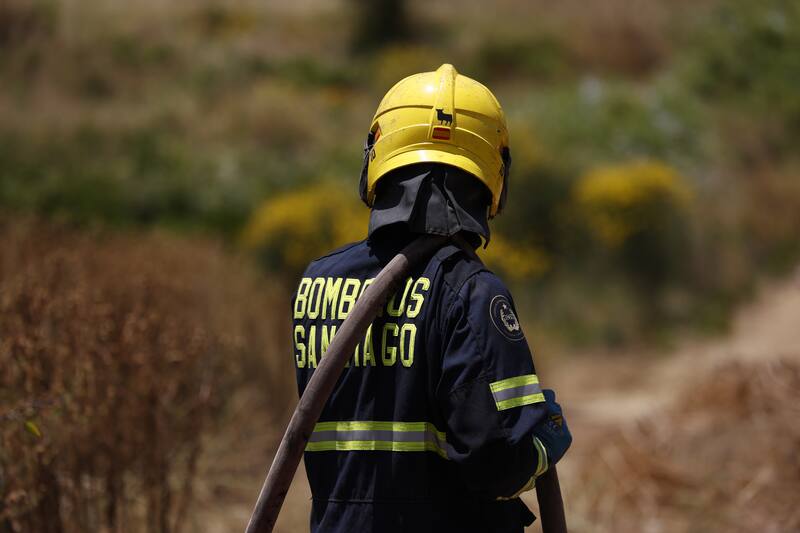 Sujeto apuñaló a dos bomberos que se dirigían a apagar incendio. Créditos: ATON.