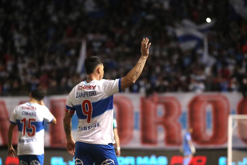 igualó a Rodrigo Barrera como goleador histórico de la UC con 118 tantos. (Foto: Aton)