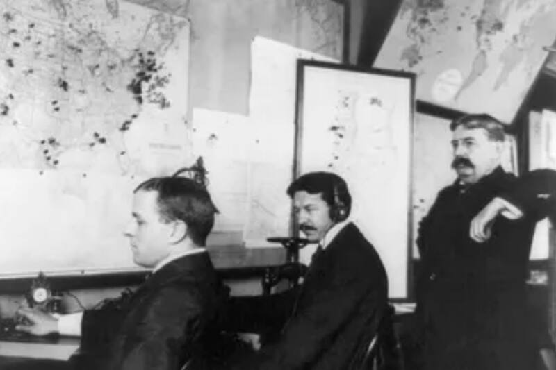 Un día como hoya nace una persona que modificará las comunicaciones en el mundo.