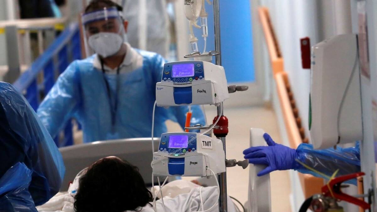 Variante Ómicron llegó a la Región Metropolitana: Paciente no está vacunado