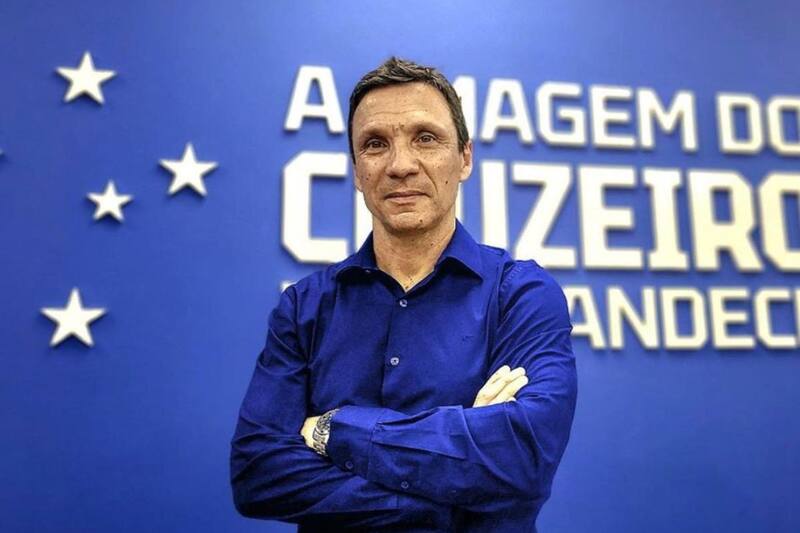 es parte de la terna final de técnicos para llegar a Colo Colo.