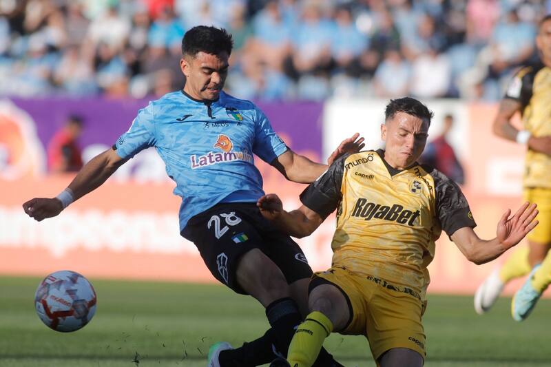 fue diagnosticado con una doble fractura tras el partido ante O'Higgins. (Foto: Aton)