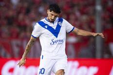 Compañero de Diego Valdés en Vélez está encantado con el nivel del chileno: “Por algo le dicen el Mago”