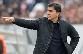 La advertencia de Guarello por la “feroz campaña” para llevar a Gustavo Quinteros a La Roja