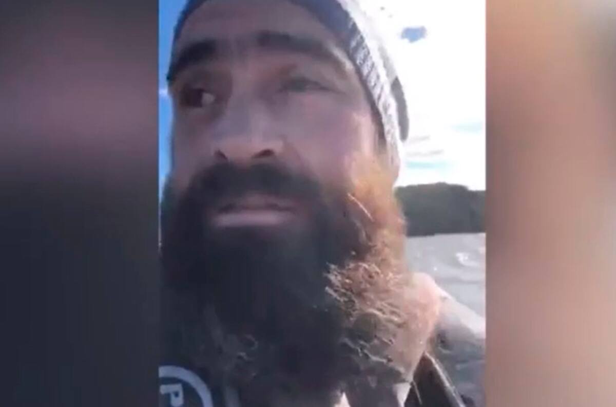 Kayakista perdido en el océano se grabó minutos antes de morir