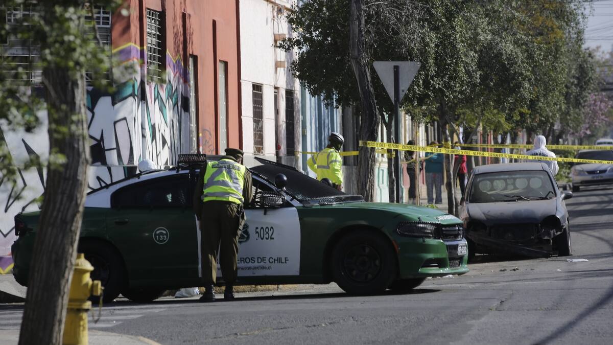 Balacera contra un vehículo deja un fallecido y un herido en la comuna de La Florida