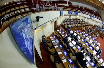 Cámara de Diputados aprobó en general postergar elecciones de abril para los días 15 y 16 de mayo