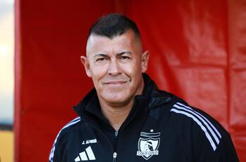 La Selección Chilena le da una milagrosa ayuda a Jorge Almirón en Colo Colo