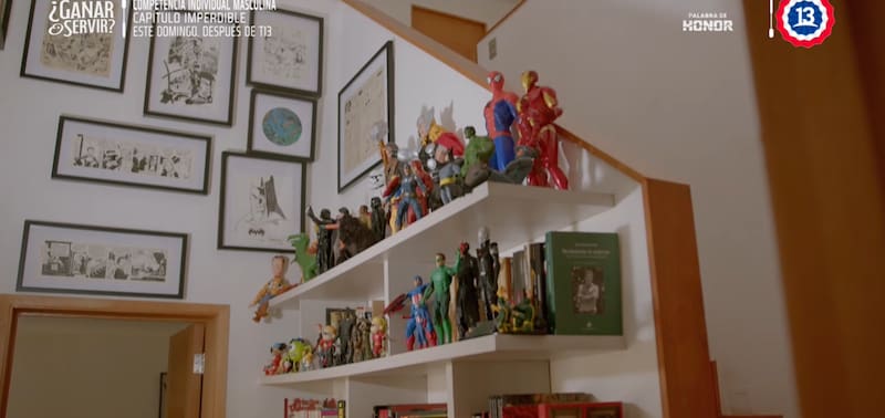 Julia Vial mostró la colección de figuras de acción que tiene en su casa.