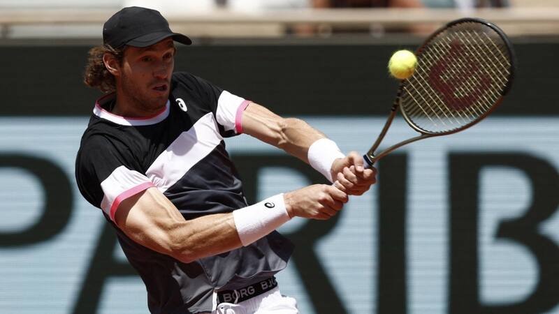 jugando en Roland Garros.