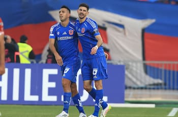 Goleador de la U recibe oferta de 3 años en Argentina y complica los planes de Gustavo Álvarez