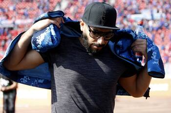 Con Pancho Prieto y Carucha Fernández: el “equipazo” que Johnny Herrera le regaló a Colo Colo por su aniversario