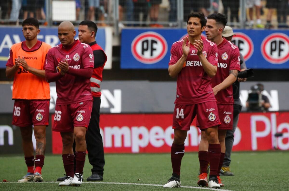 FOTOS | Humberto Suazo y Matías Fernández encabezan la desazón de Deportes La Serena tras descender a Primera B