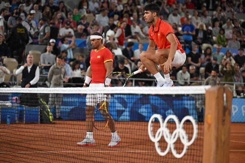 Rafael Nadal y Carlos Alcaraz quieren avanzar a la segunda ronda del dobles masculino de París 2024.