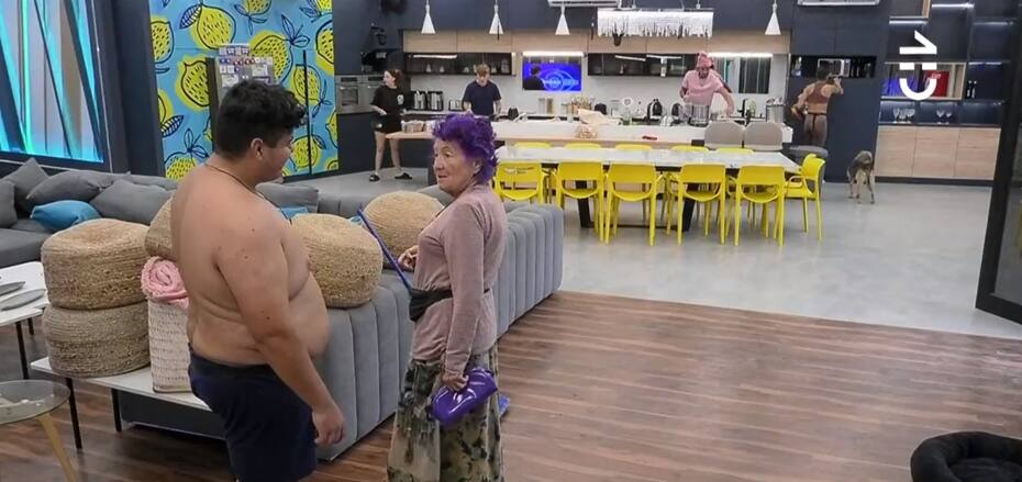 Durante la jornada del 08 de septiembre, Ignacia Michelson se quejó por el estado de limpieza del baño, queja que se ha repetido a lo largo del encierro.