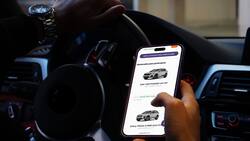 Con Iván Zamorano como primer usuario se lanza nuevo sistema de suscripción automotriz en Chile