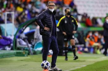 ¿Lo miran desde Chile?: Ariel Holan presentó su renuncia en el León de México