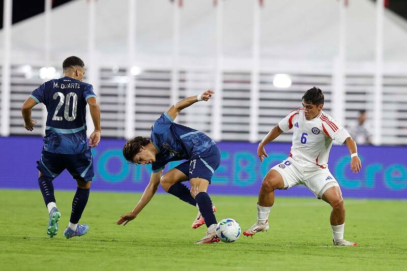 El equipo de Nicolás Córdova perdió ante Paraguay y sumó su segunda caída en el Hexagonal Final del sudamericano.