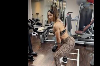 VIDEO: Sonia Isaza, la novia de Arturo Vidal, muestra su exigente rutina de tren inferior