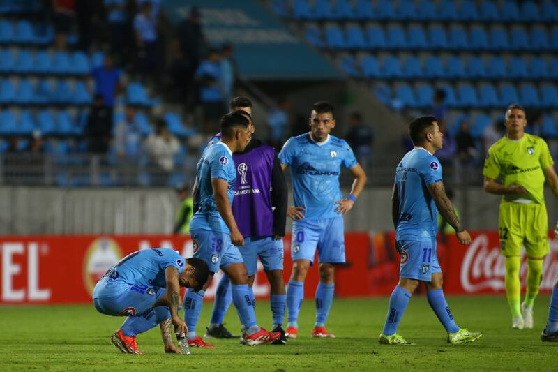 apeló a la sanción por la invasión a la cancha, pero salieron completamente trasquilados: les aumentaron el castigo. Foto: Photosport