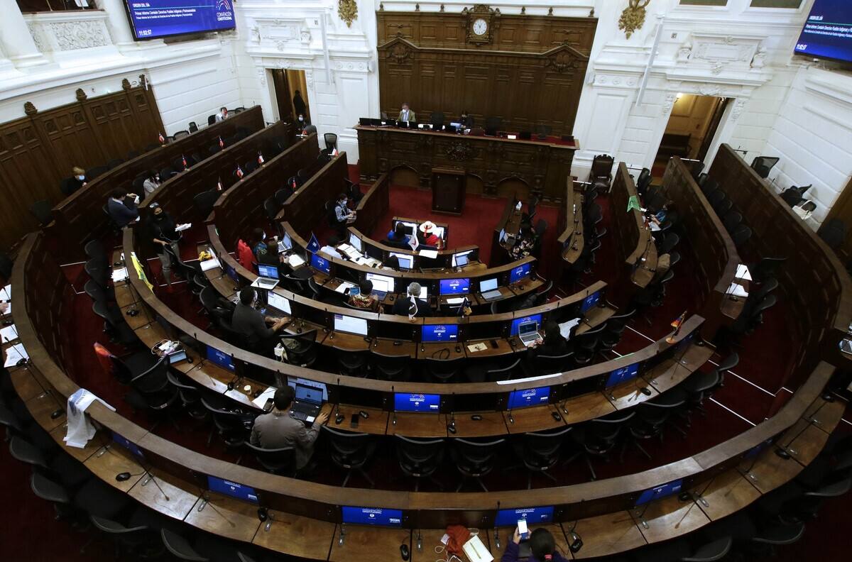 51 constituyentes proponen que domingos cuenten como días hábiles para la Convención Constitucional