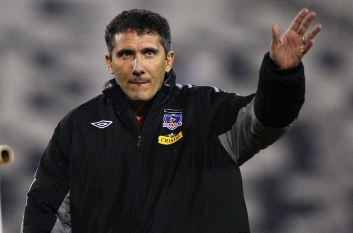 Cuestionado ex entrenador de Colo Colo ninguneó el logro de Marcelo Bielsa