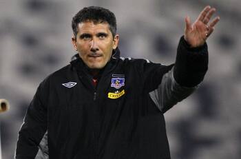 Cuestionado ex entrenador de Colo Colo ninguneó el logro de Marcelo Bielsa