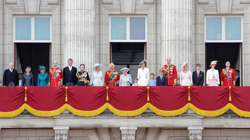 La familia real durante Trooping the Color en 2022, que coincidió con el Jubileo de Platino de la Reina Isabel II.