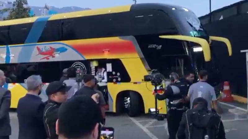 VIDEO | Así fue la llegada de los jugadores de Colo Colo para enfrentar a River Plate