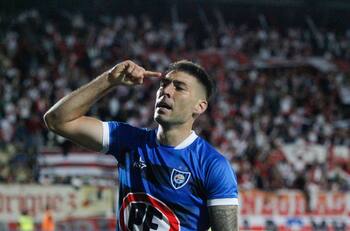 Huachipato perdió a uno de sus delanteros: rescindió contrato para fichar en el fútbol argentino