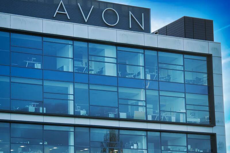 La compañía dependiente de Natura despedirá a cerca del 25% de su planta.