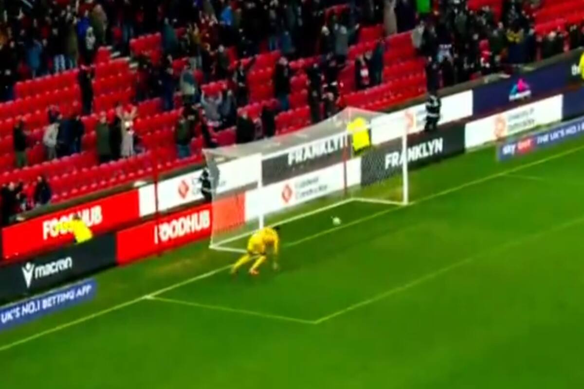 Lawrence Vigouroux tuvo otra jornada para el olvido en el Swansea: derrota y gol de mitad de cancha Lawrence Vigouroux tuvo otra jornada para el olvido en el Swansea: derrota y gol de mitad de cancha