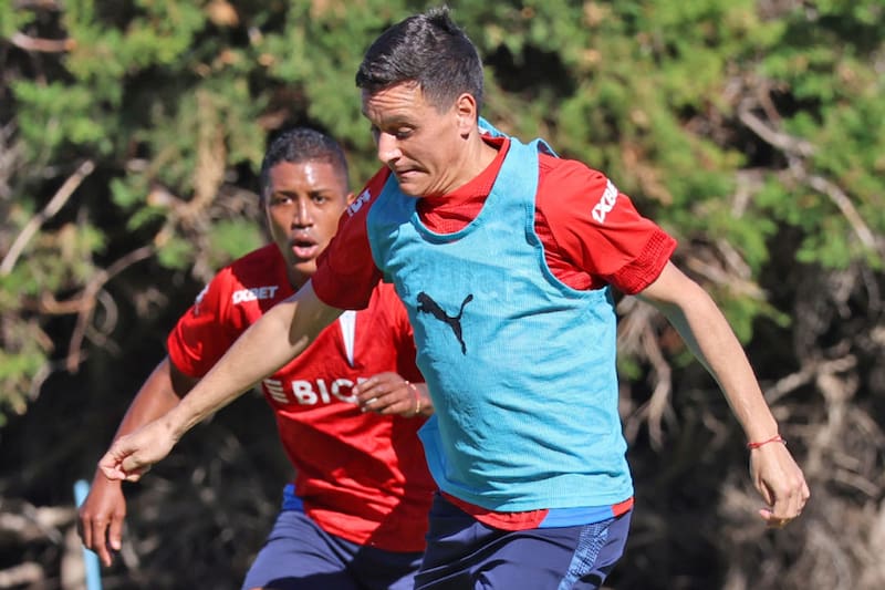 El volante está de regreso en la UC. Foto: @cruzados