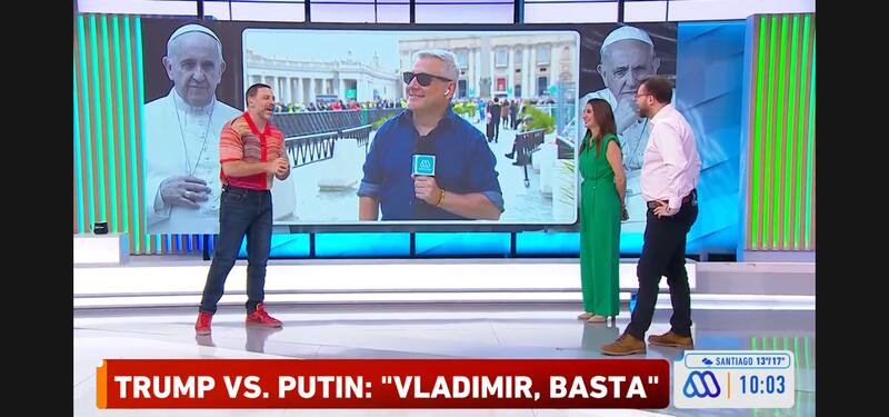 El panel compartió un divertido momento en el móvil del periodista.