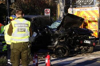 Lamentable accidente: Padres mueren y sus dos hijos de 7 años y 4 meses resultan heridos en cercanías de Casablanca