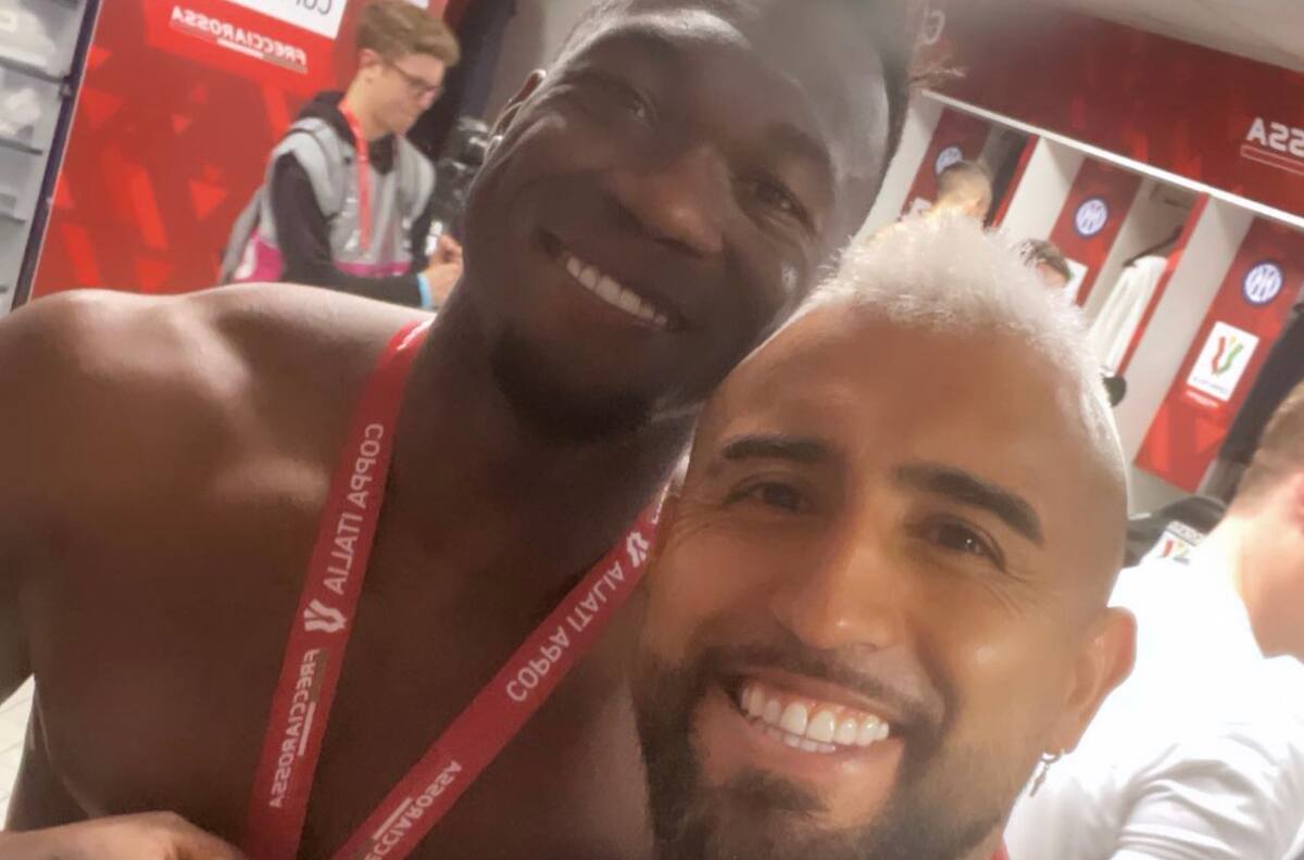 "Vendepatria": Hinchas ecuatorianos dispararon contra Felipe Caicedo por broma con Arturo Vidal