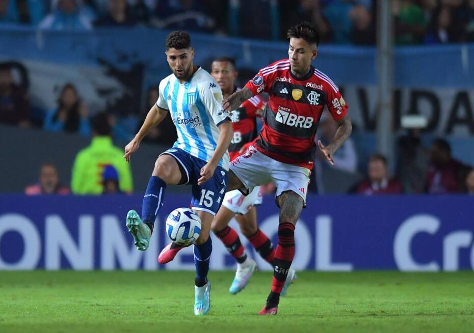 Erick Pulgar consiguió una asistencia de gol en el empate de Flamengo ante Racing