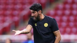 Podría dirigir a dos chilenos: Sebastián Loco Abreu fue presentado como nuevo DT en México