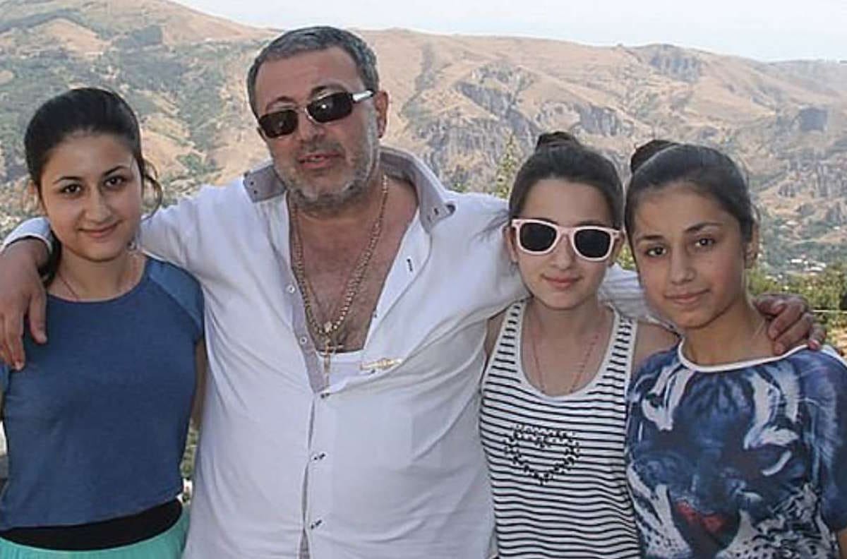 Hermanas mataron a su padre tras sufrir maltrato por años: justicia indicó que son víctimas