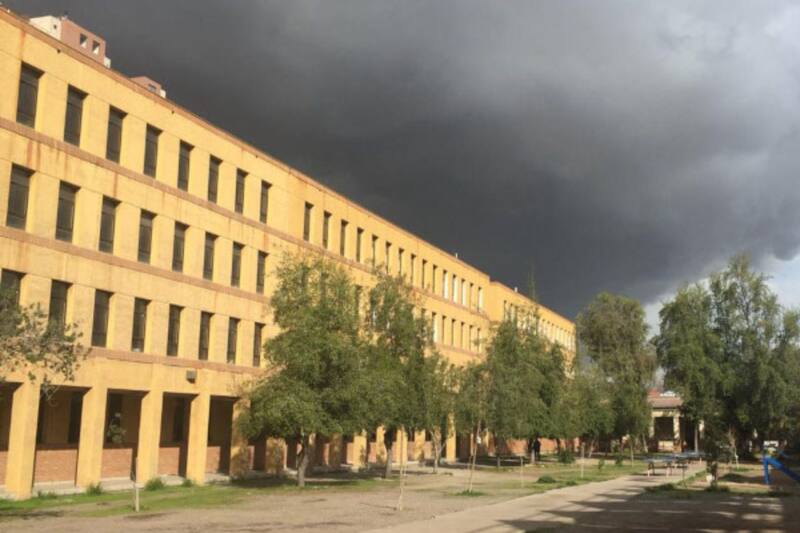 Incendio en INBA deja estudiantes lesionados.