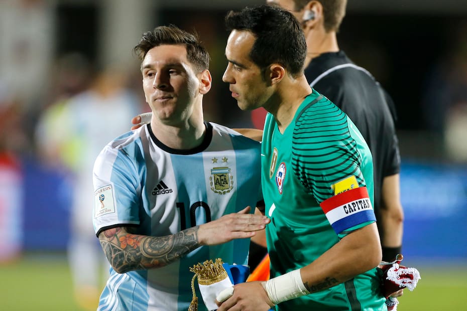 Claudio Bravo es el tercer arquero al que más goles le anotó Lionel Messi
Andres Pina/Photosport
