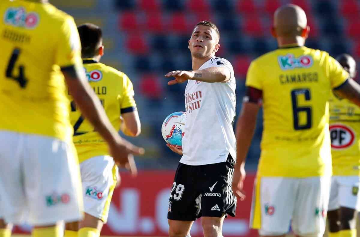 Sigue renovándose: El mediocampista que buscará Colo Colo para reemplazar a Carlos Carmona