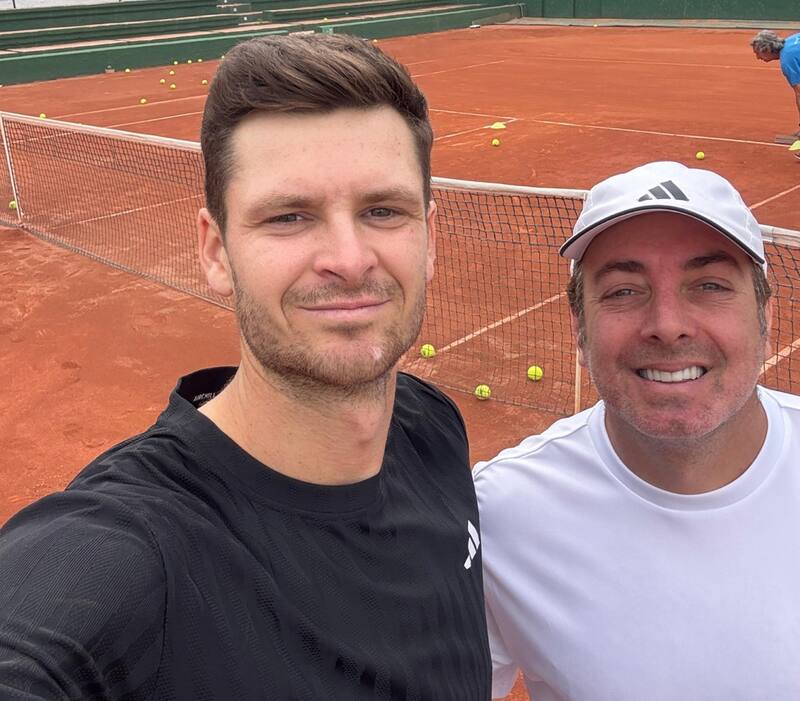 El entrenador chileno y el jugador polaco irán por la gloria en Ginebra.