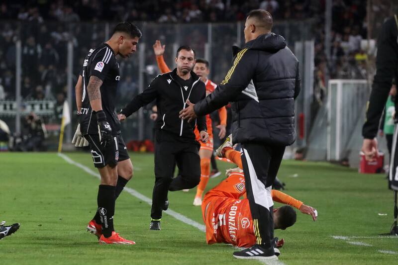 Brayan Cortés fue suspendido por una fecha y no estará ante la UC. Foto: Aton.