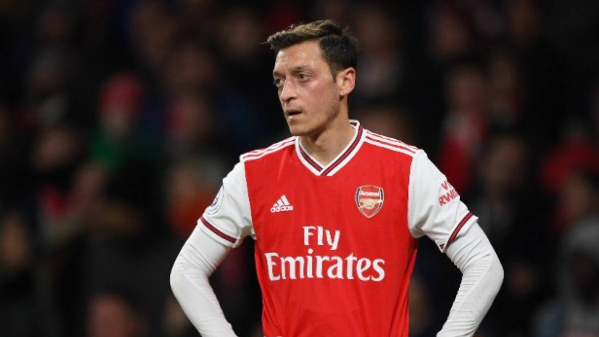 Mesut Özil no habría aceptado rebaja salarial en el Arsenal por el Covid-19