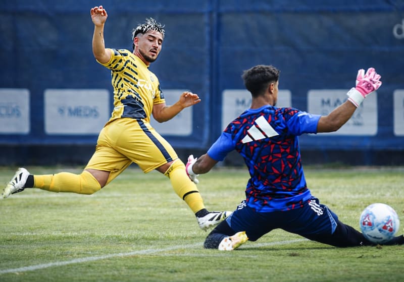 La U no levanta cabeza: cae ante San Luis de Humberto Suazo en amistoso disputado en el CDA.