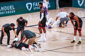 La NBA refuerza seguridad para evitar que se abracen los jugadores