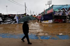 Importantes comunas de la RM anuncian suspensión de fondas por lluvias