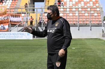 Luego que un jugador enfermó: La drástica medida de Emiliano Astorga en Cobreloa y que ya le comunicó a la directiva